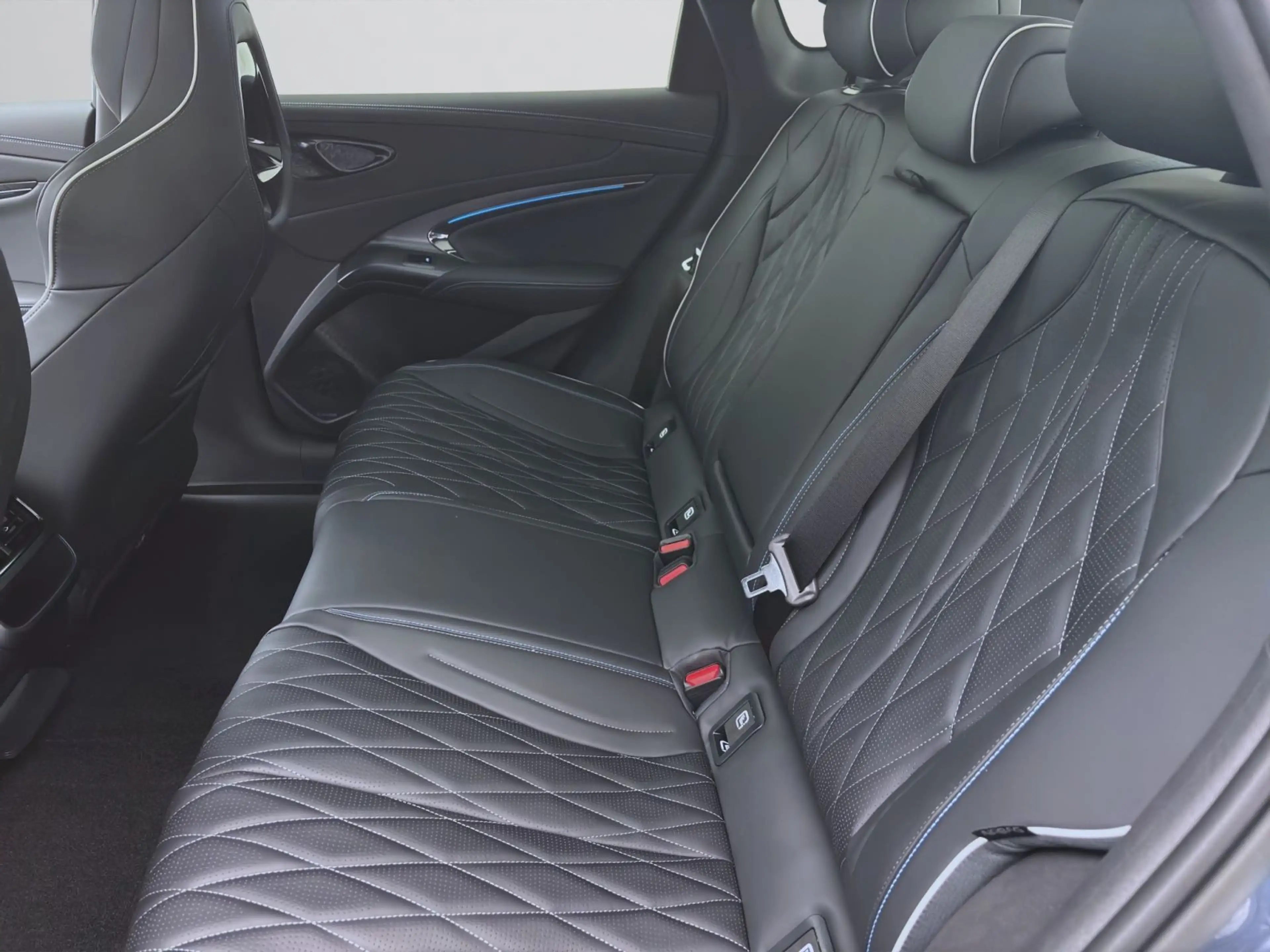 BYD Seal DESIGN 360* NAVI LM19 PANO PDC — photo 15