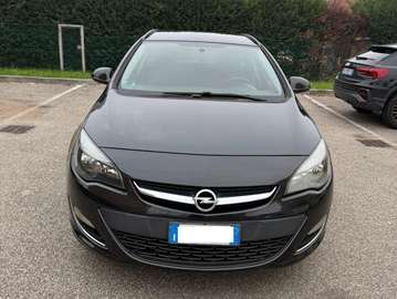 Sports Tourer 1.7 cdti - 12 MESI DI GARANZIA -