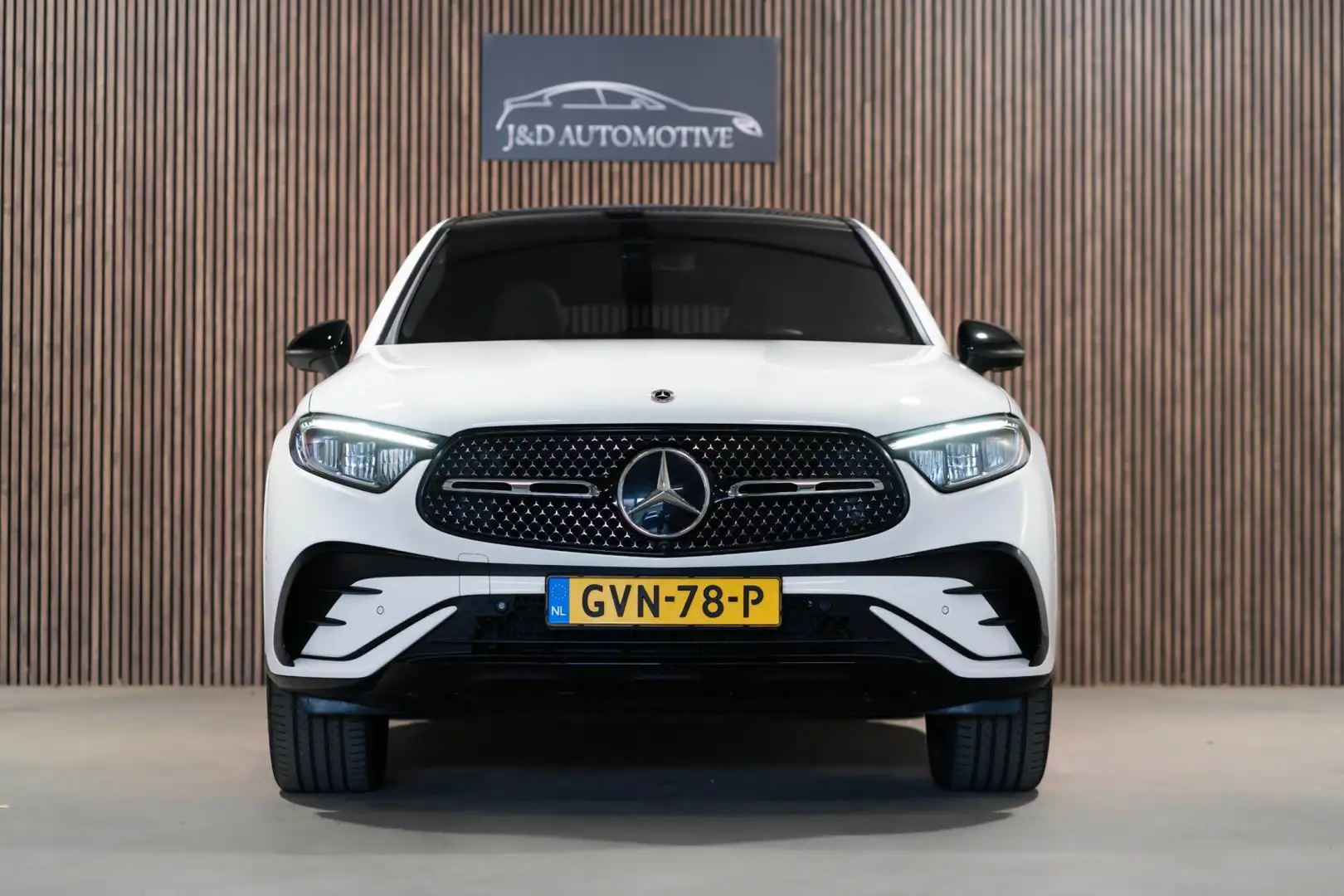 Mercedes-Benz GLC 300 Coupé 300e 4MATIC AMG Line LED PANO CAMERA KEYLESS Blanc - 2