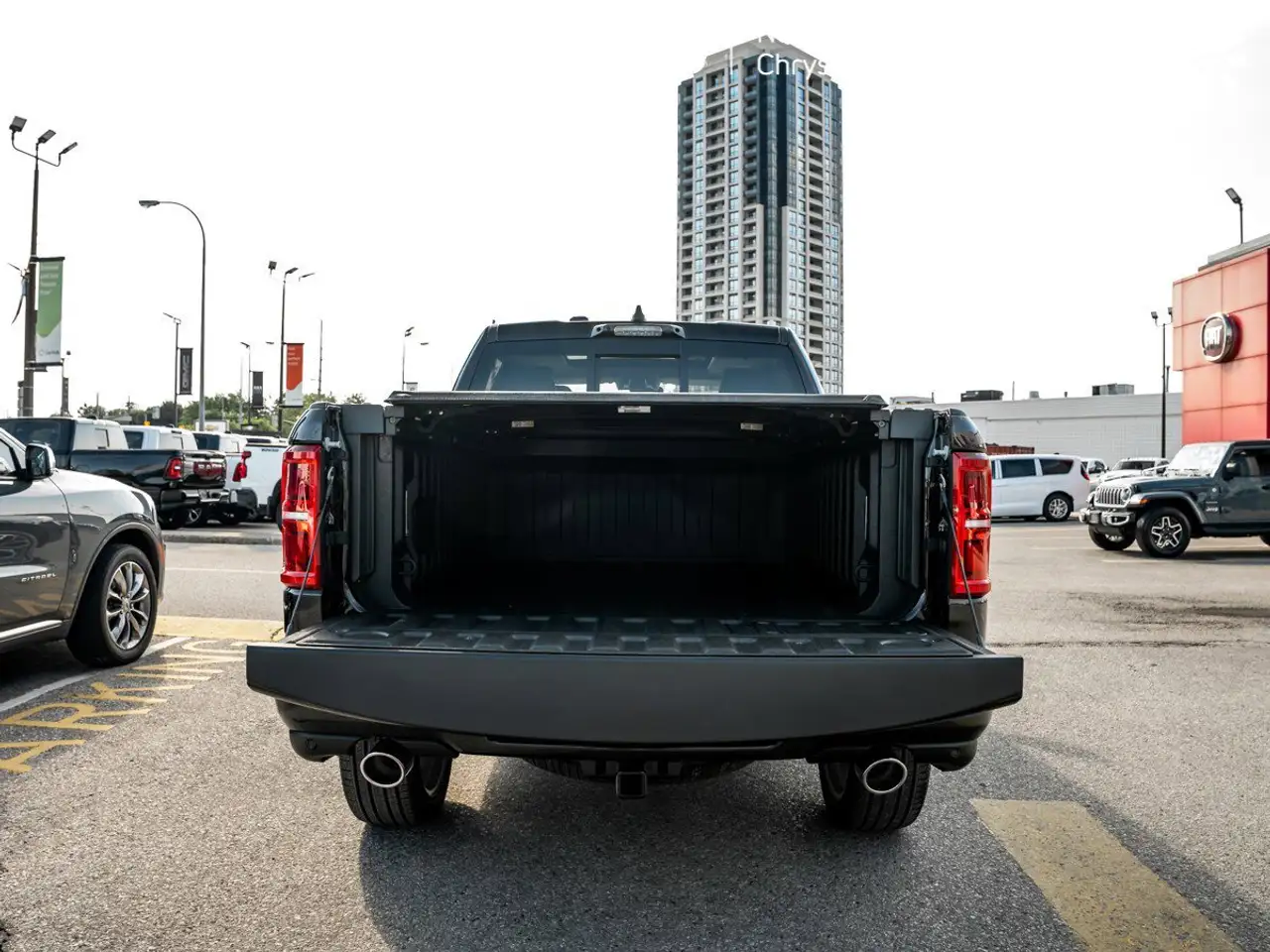 RAM 1500 снимка RAM 1500