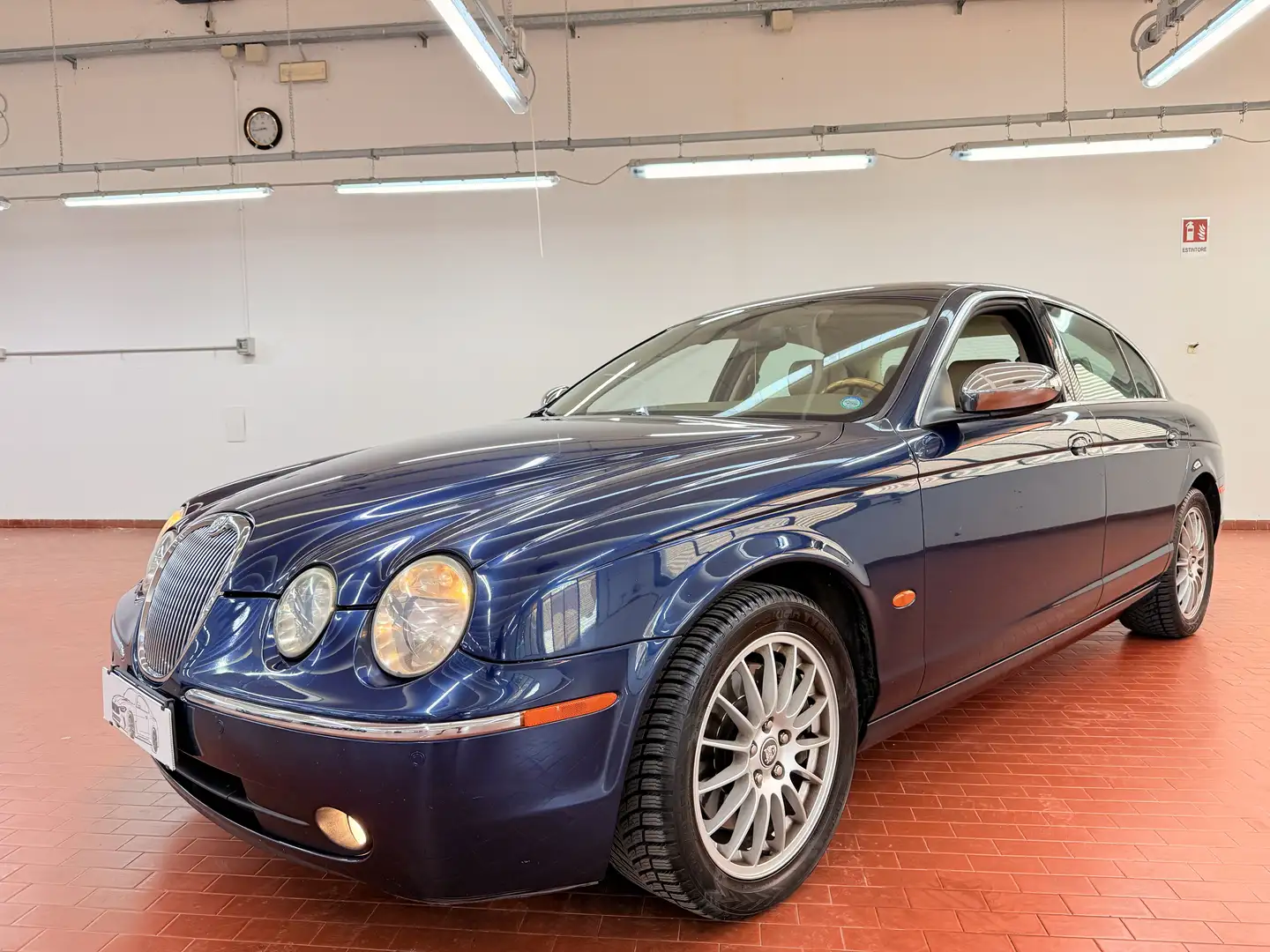 Jaguar S-Type 2.7d V6 Executive auto per veri intenditori - 1