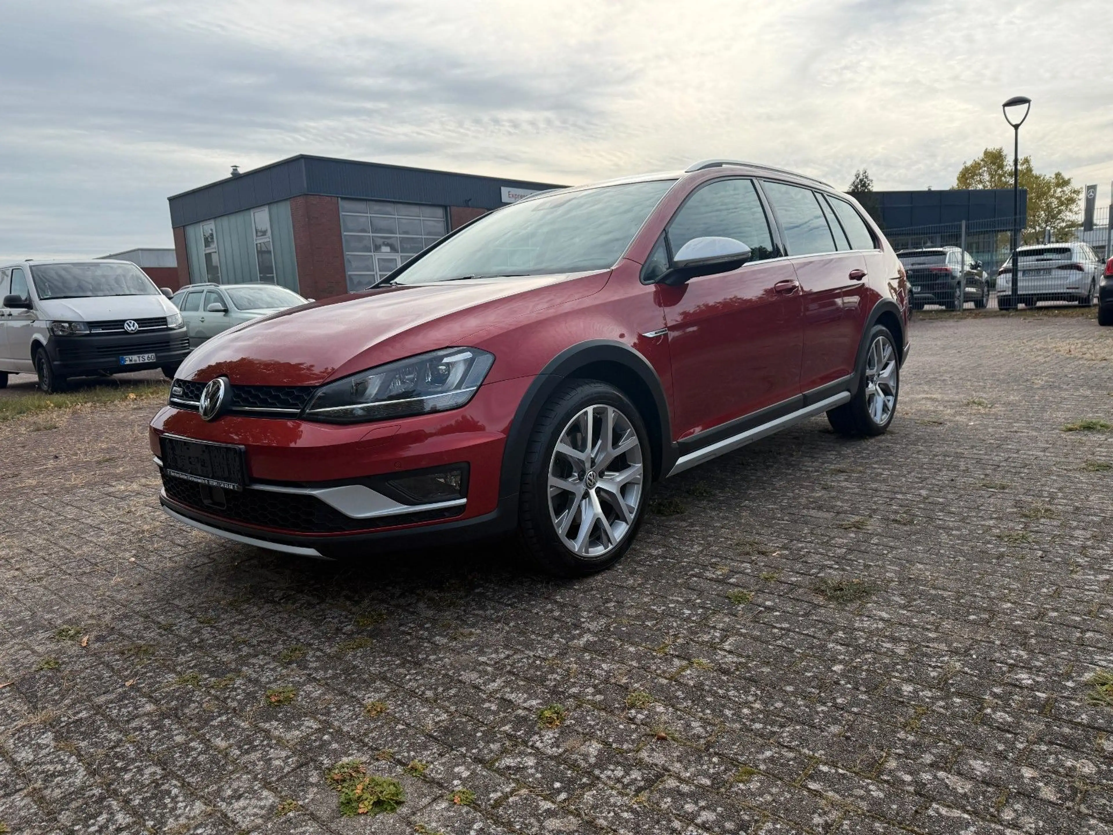 Volkswagen Golf Alltrack Variant*WKR*Dachträger*SH*Kamera