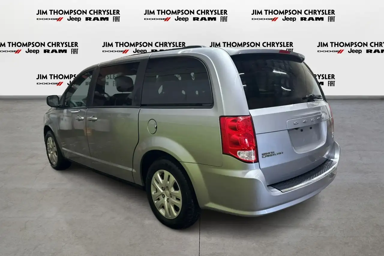 Dodge Grand Caravan снимка Dodge Grand Caravan