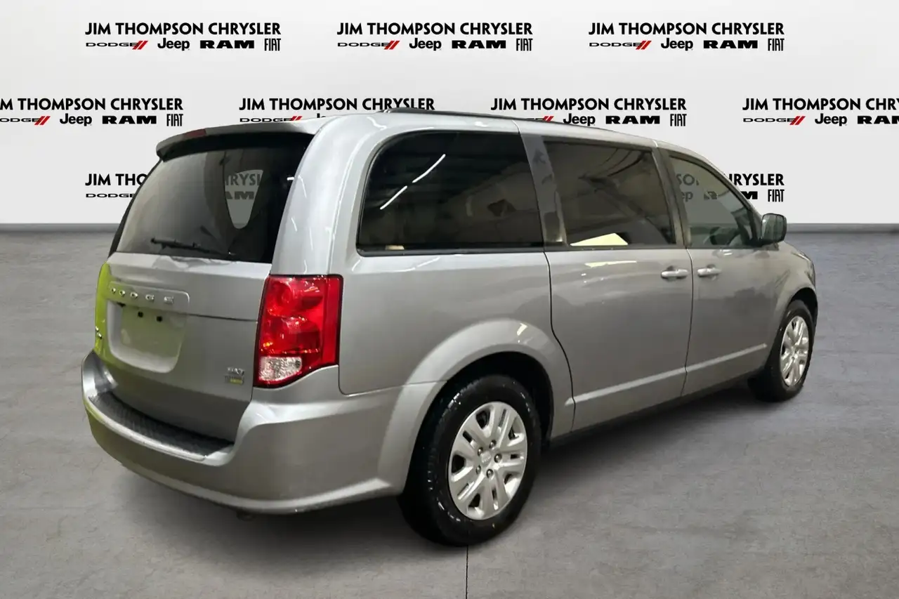 Dodge Grand Caravan снимка Dodge Grand Caravan