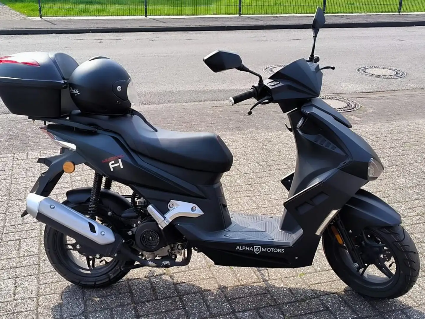 Alpha Mustang F1 Black - 1