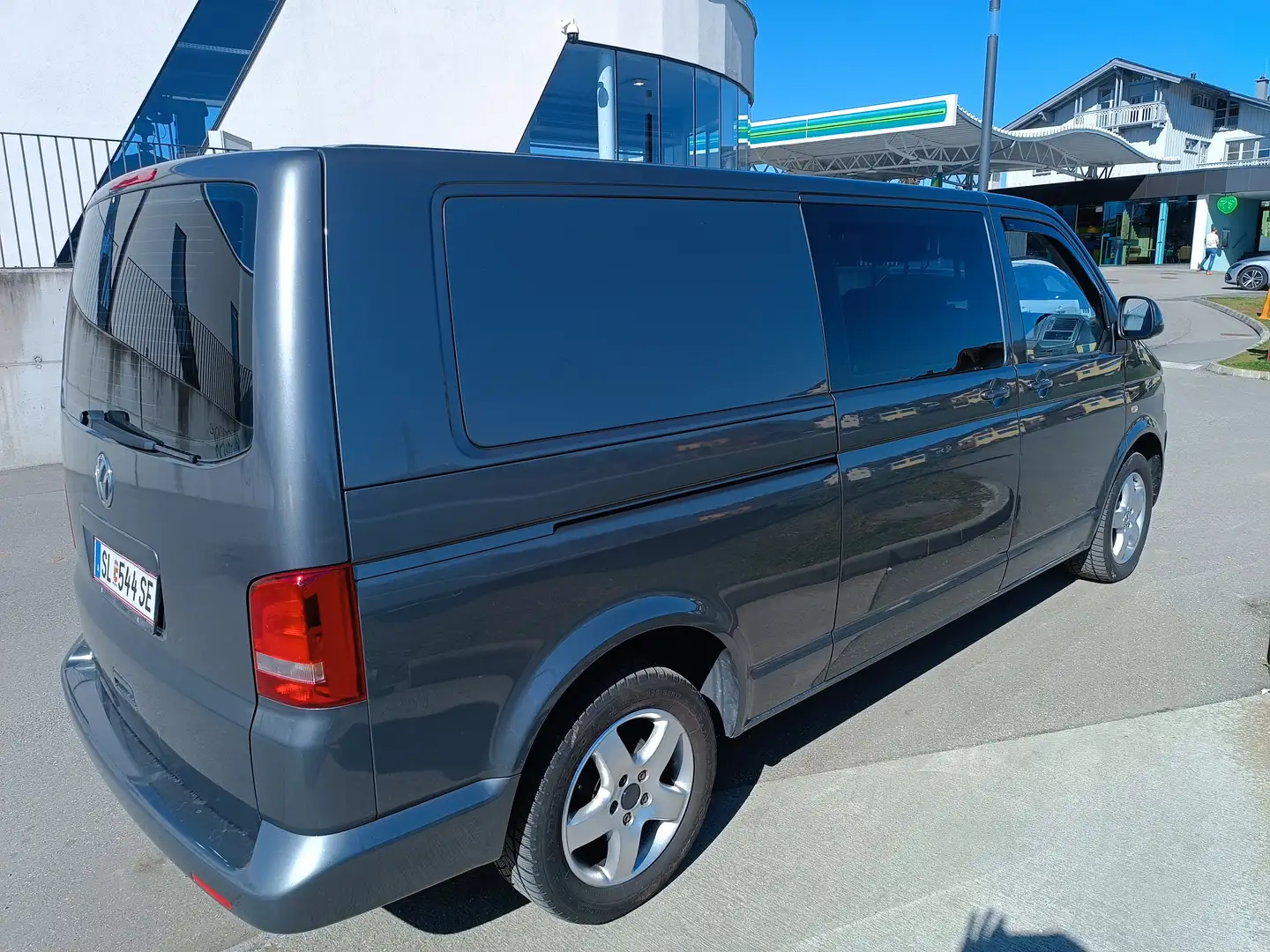 Volkswagen T5 Transporter 2,0 BiTdi 4motion LR / Neuer Motor Grau - 2