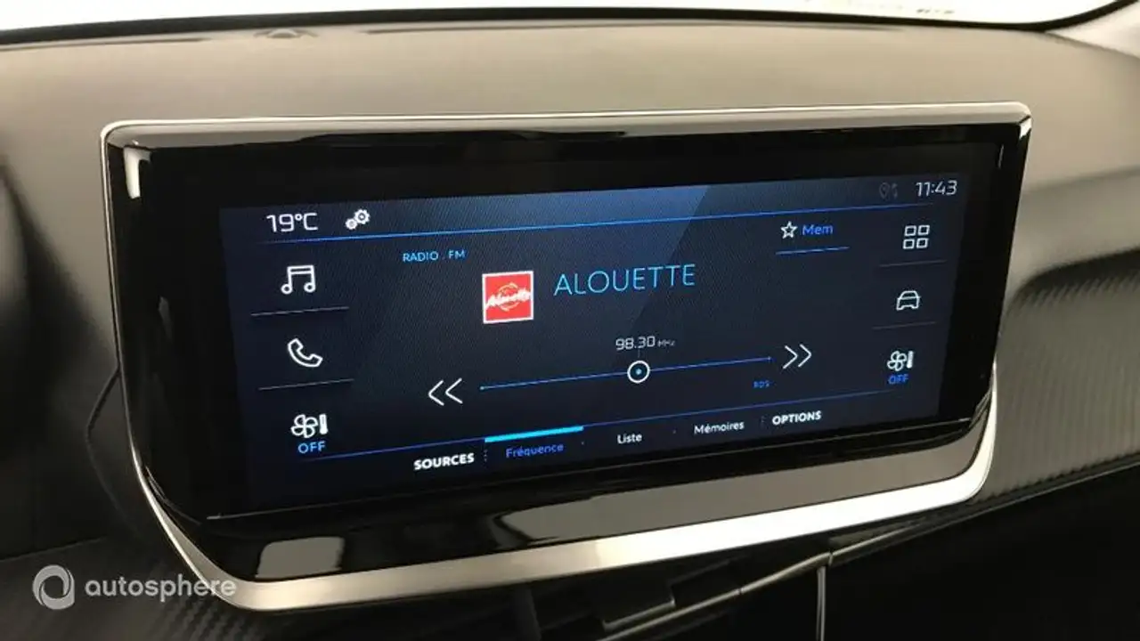 Peugeot 208 208 — photo 18