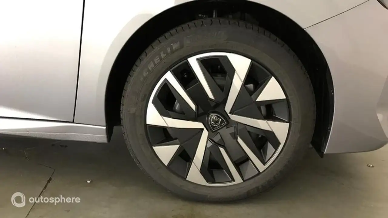 Peugeot 208 208 — photo 20