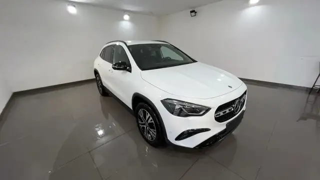 Mercedes-Benz 200 GLA 200d Advanced Plus 4matic auto