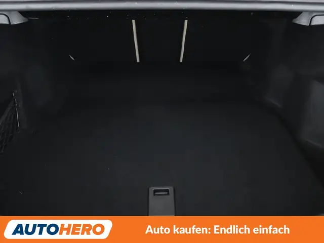 Mercedes-Benz C-Class view 17