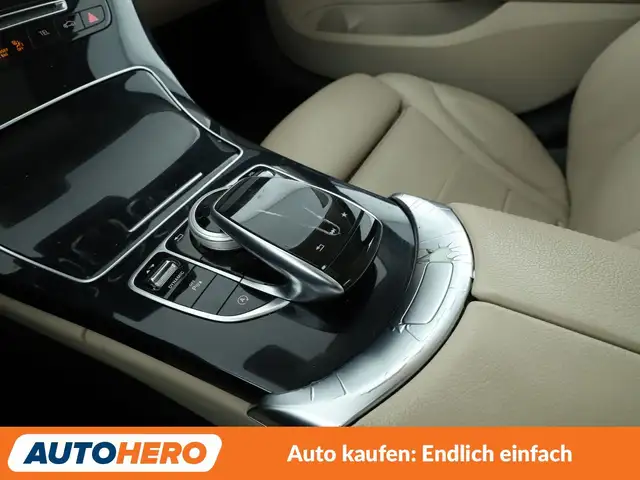 Mercedes-Benz C-Class view 23