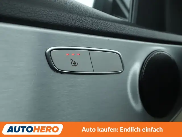 Mercedes-Benz C-Class view 25