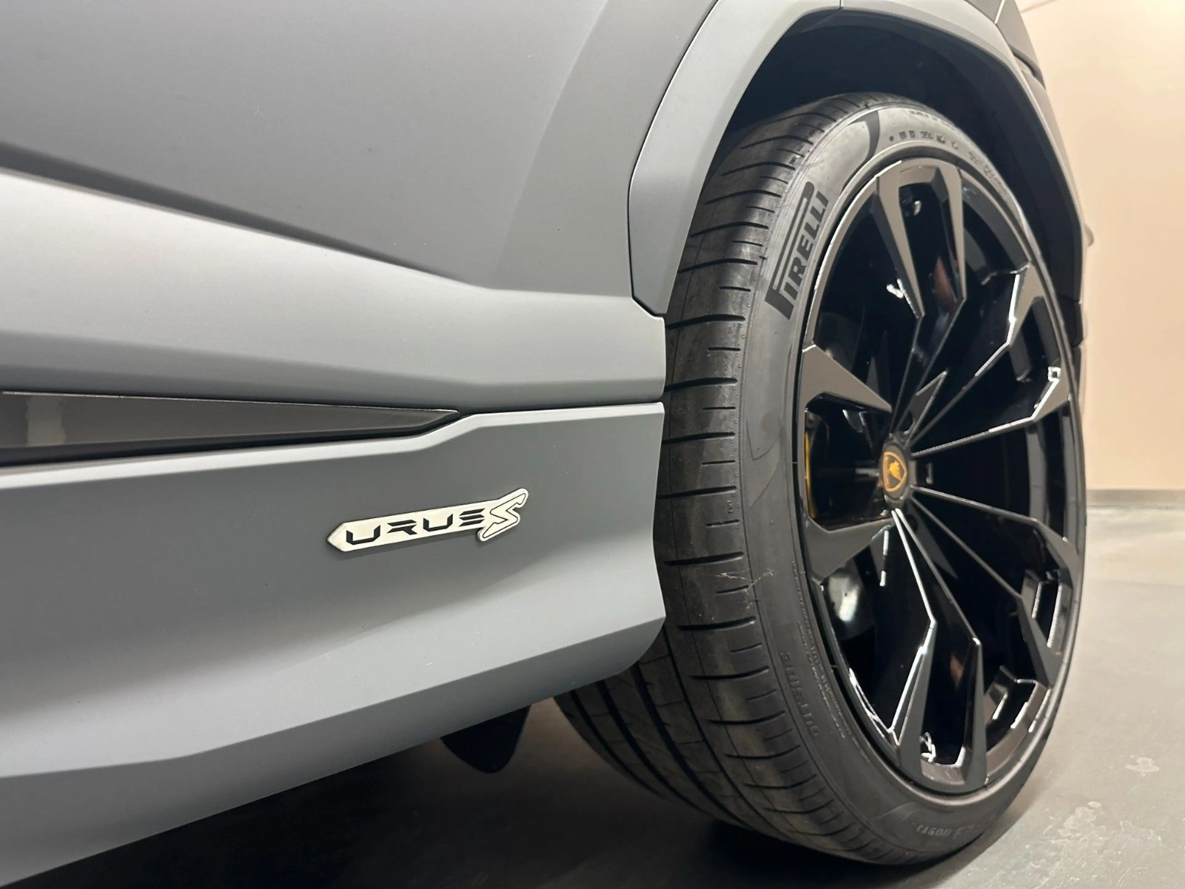 Lamborghini Urus S*GRIGIO TELESTO MATT*AKRAPOVIC*PANO*B&O*23 — photo 7