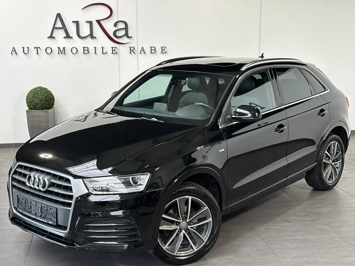 Audi Q3 1.4 TFSI S-Line NAV+XEN+SHZ+AHK+KAM+PANO+18Zo Fekete - 2