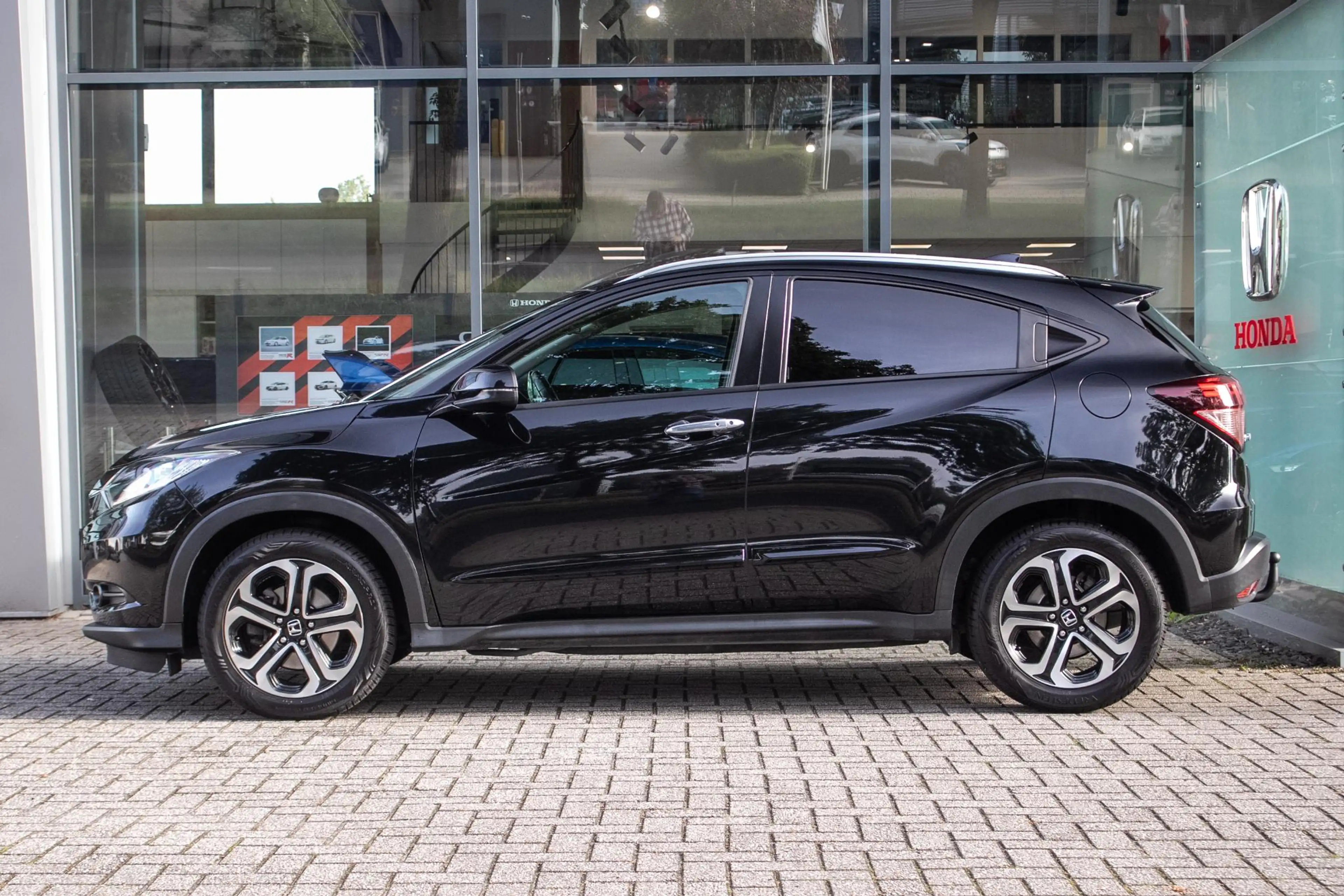Honda HR-V 1.5 i-VTEC Executive — photo 2