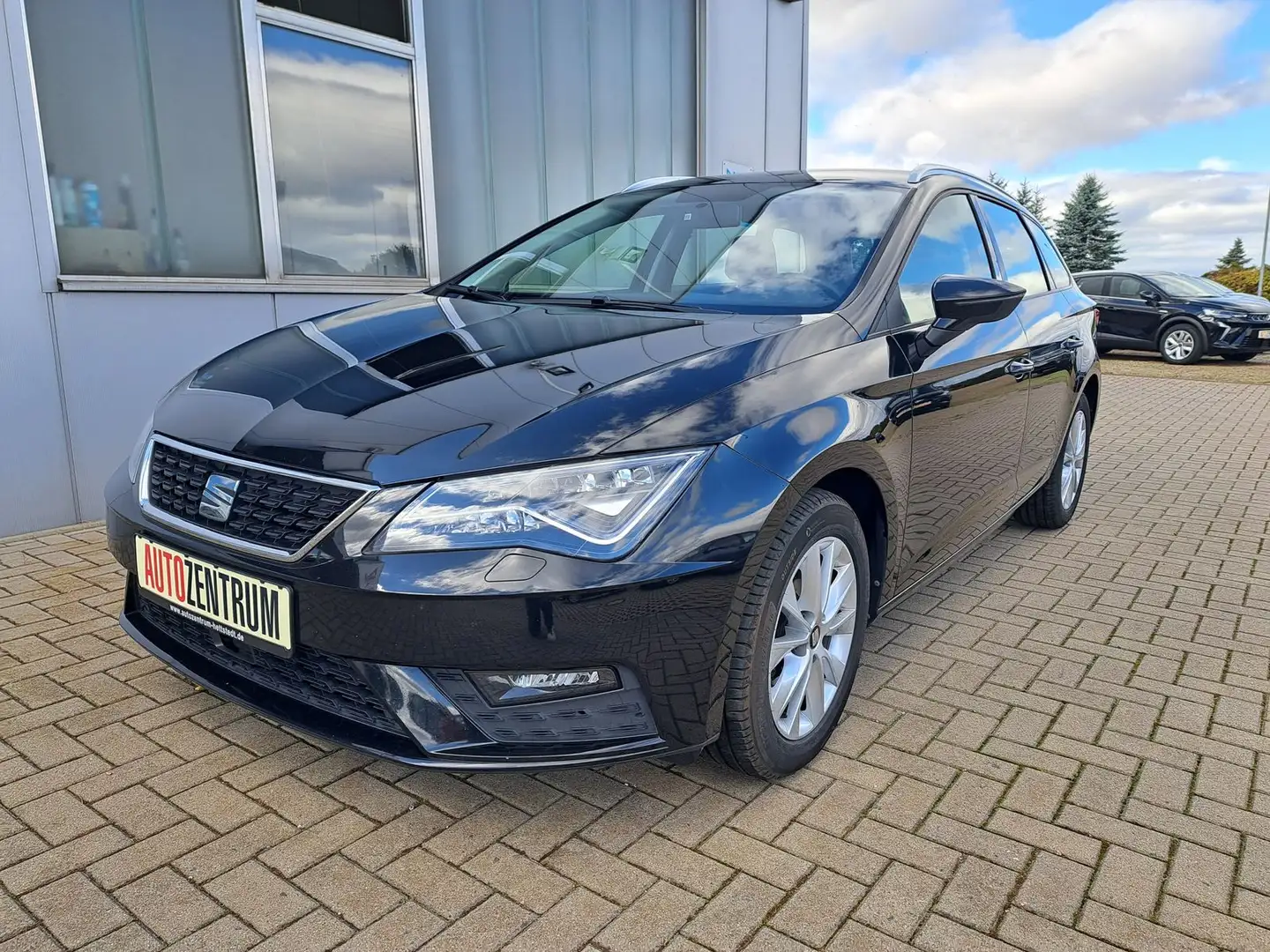 SEAT Leon Style KOMBI 2.0TDI DSG NAVI LED WINTERPAKET Noir - 1