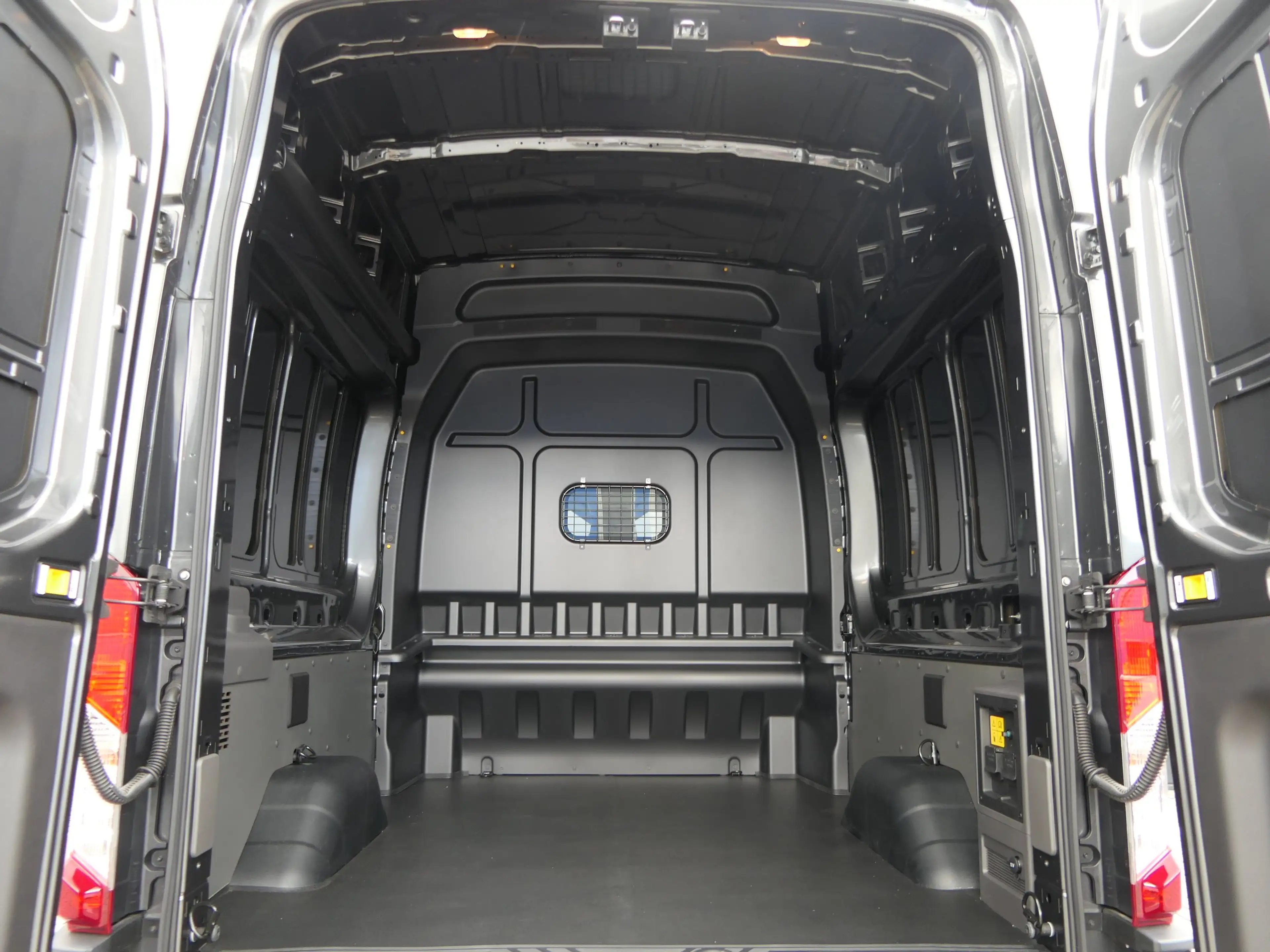 Ford E-Transit L3H3 89kwh Dubbele Cabine | Adaptive Cruise | BLIS — photo 12