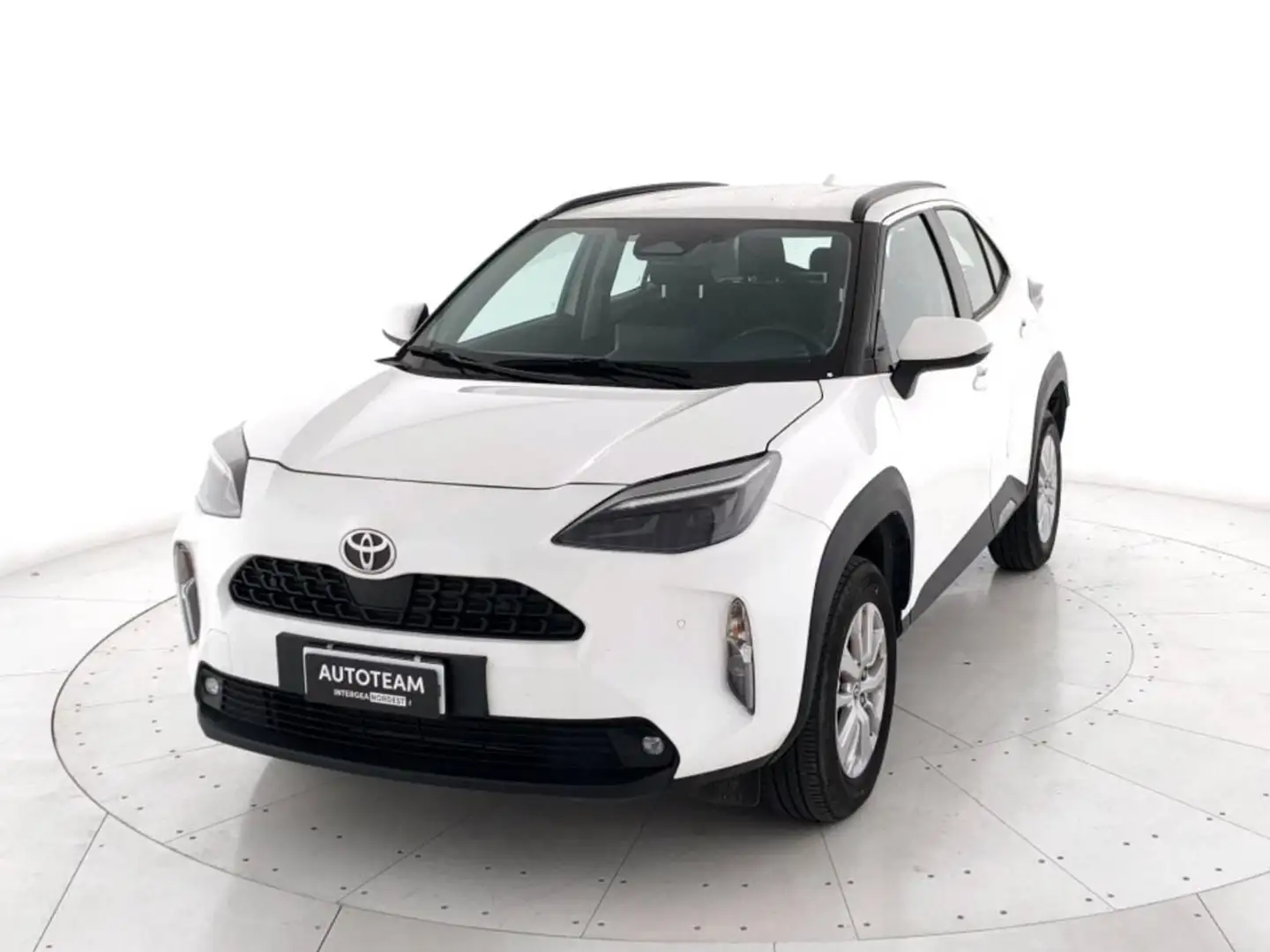 Toyota Yaris Cross 1.5h Active fwd 115cv e-cvt Blanc - 1