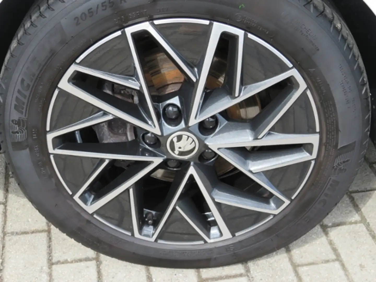 Skoda Octavia Combi Clever 2.0TDi 110kW AHK NAVI Wit - 2