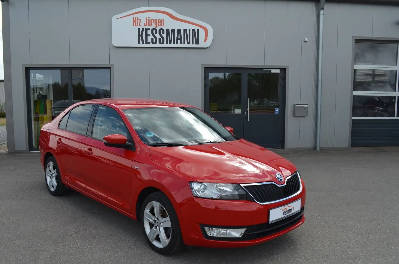 Skoda Rapid/Spaceback 1.2 TSI Drive Xenon Sitzhzg PDC Tempomat Rot - 1