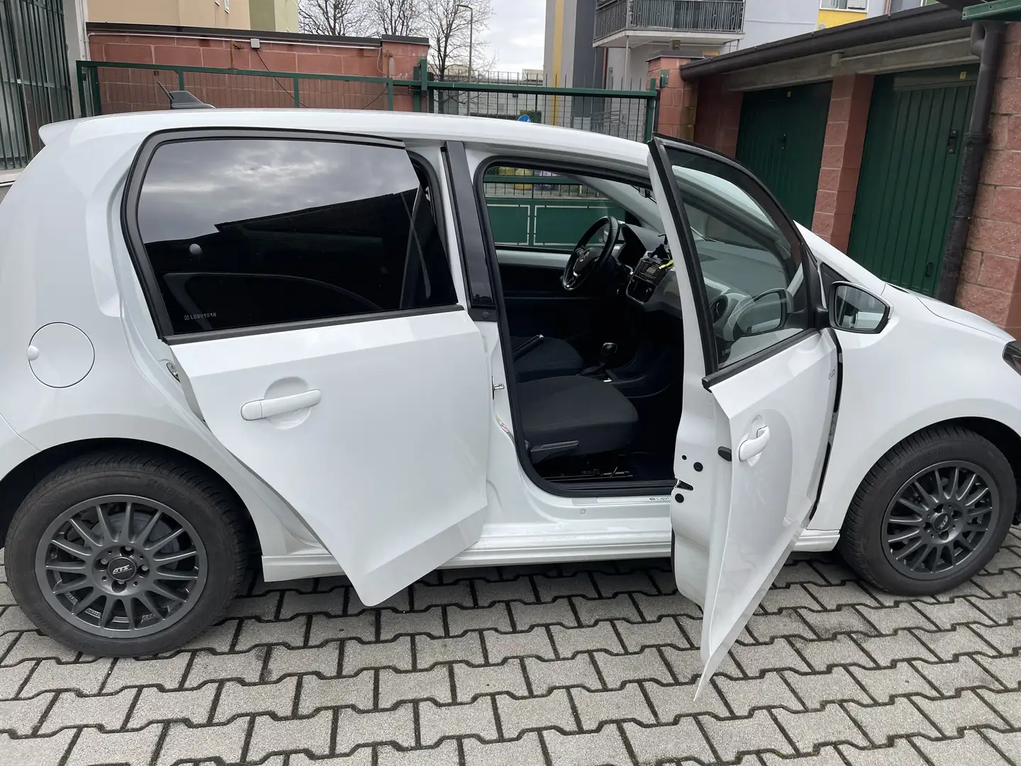 Volkswagen e-up! Bianco - 1