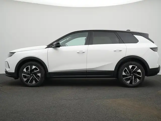 Opel Grandland view 5