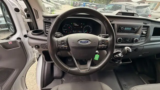 Ford Transit view 9
