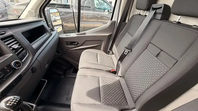 Ford Transit view 14