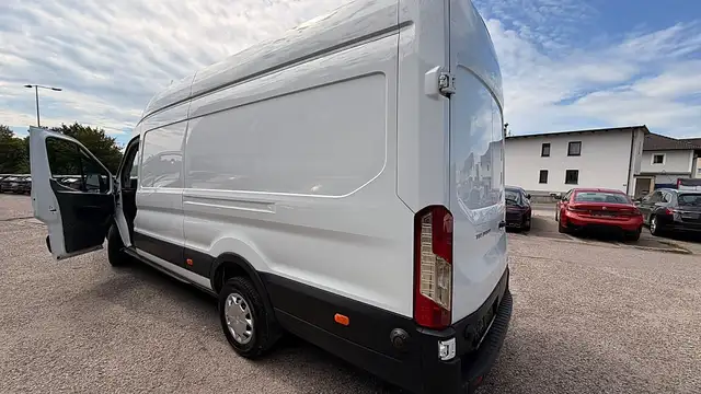 Ford Transit view 18