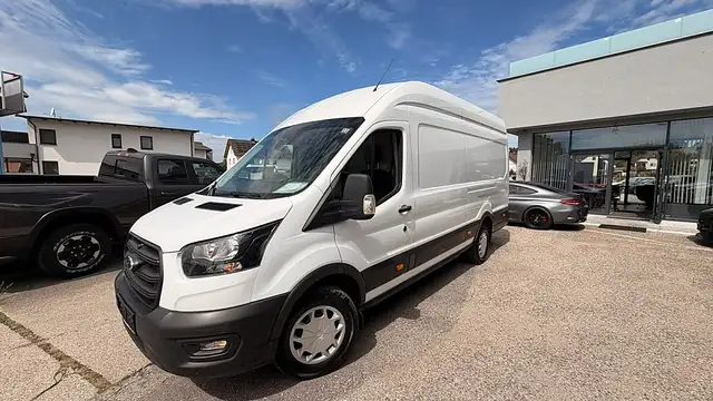 Ford Transit view 3