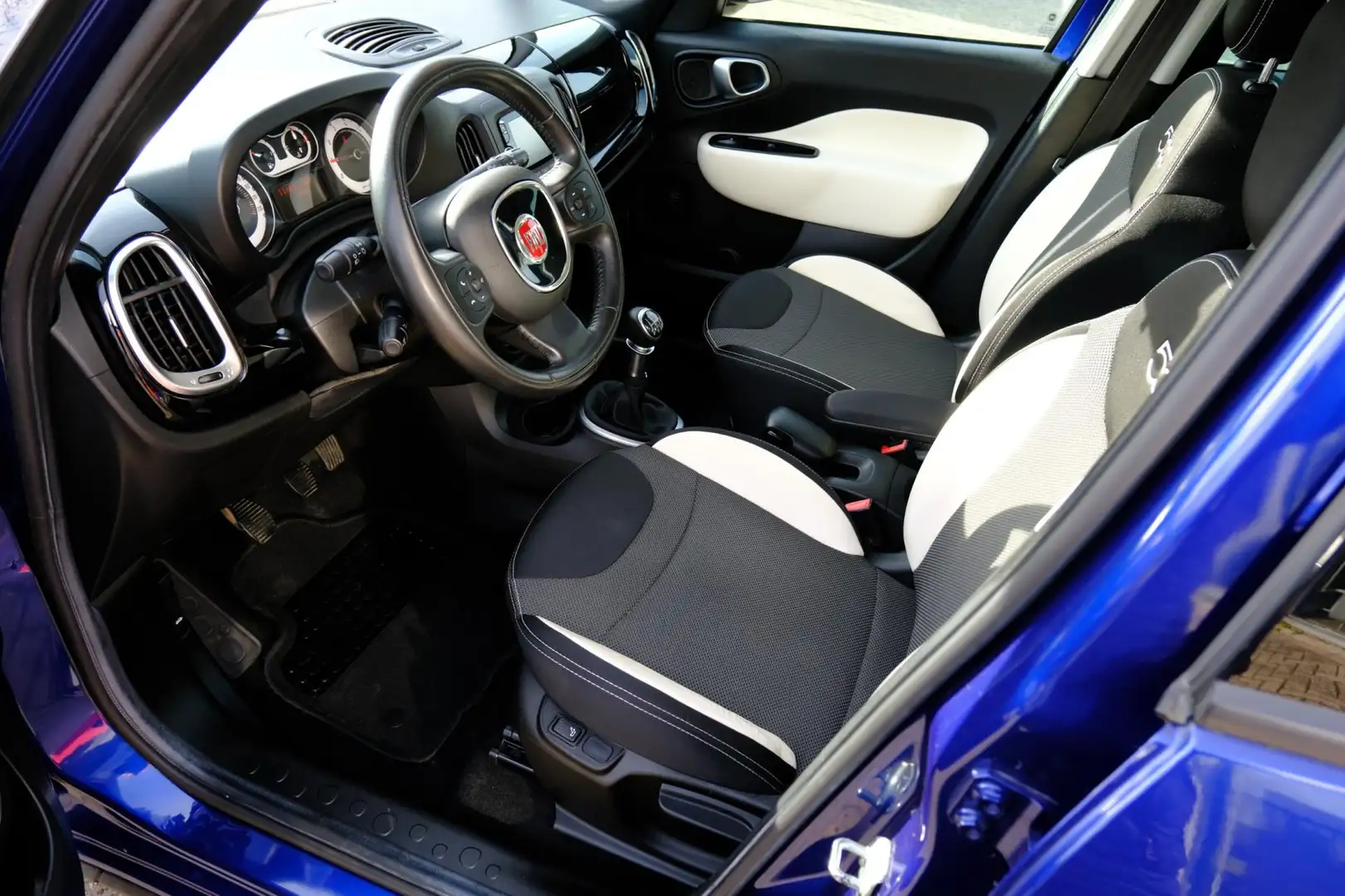 Fiat 500L 0.9 TwinAir Trekking Navi|Airco|PDC|Cruise Blauw - 2