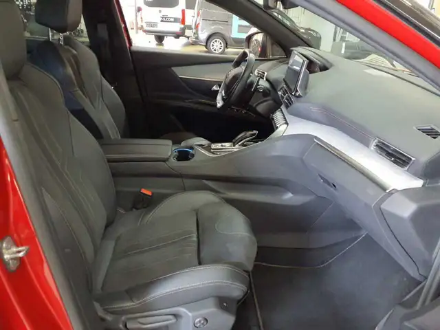 Peugeot 5008 view 11