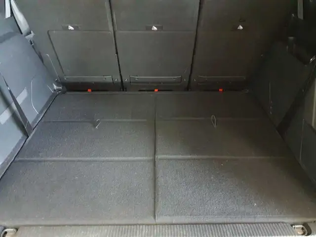 Peugeot 5008 view 9