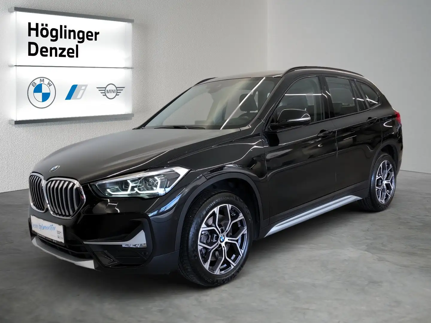BMW X1 xDrive20d Schwarz - 2