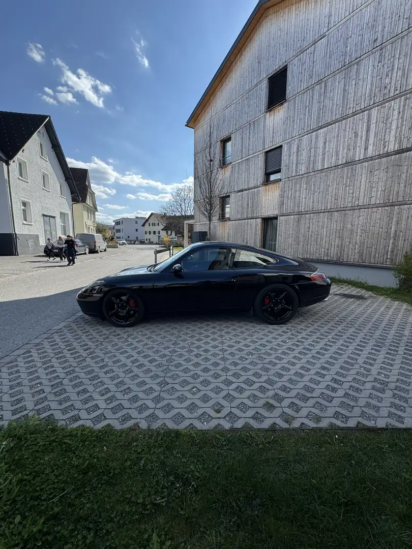 Porsche 911 Carrera 4 Coupé Limited Edition - 2