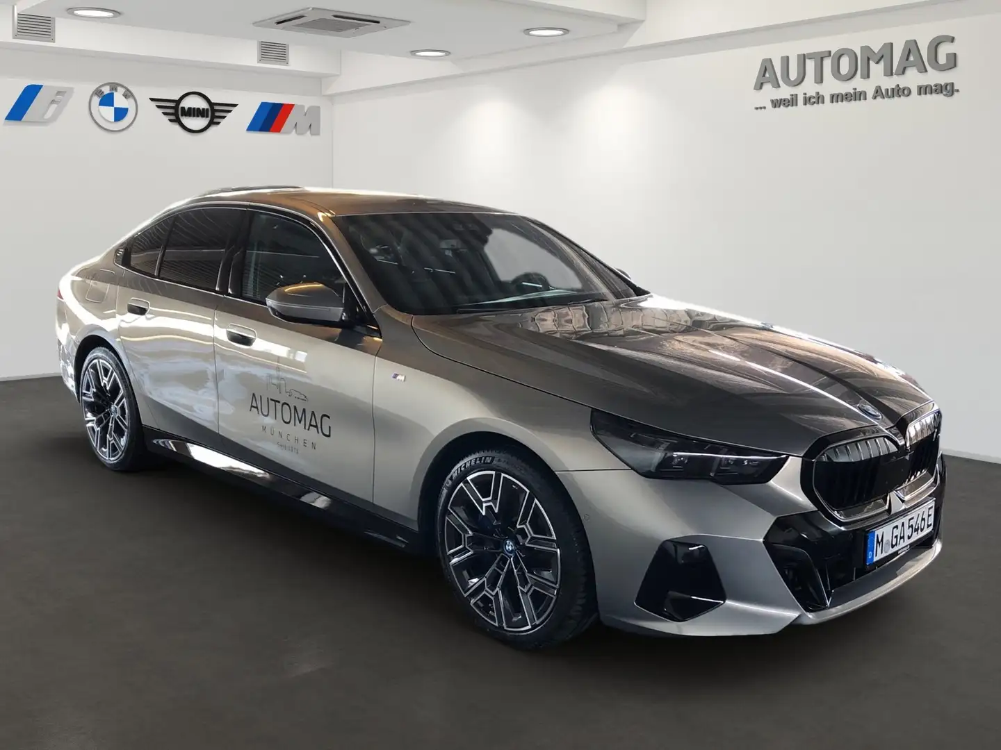 BMW i5 eDrive40 Limousine*MSportPro*AHK*IconicGlow*Bowers Grau - 2