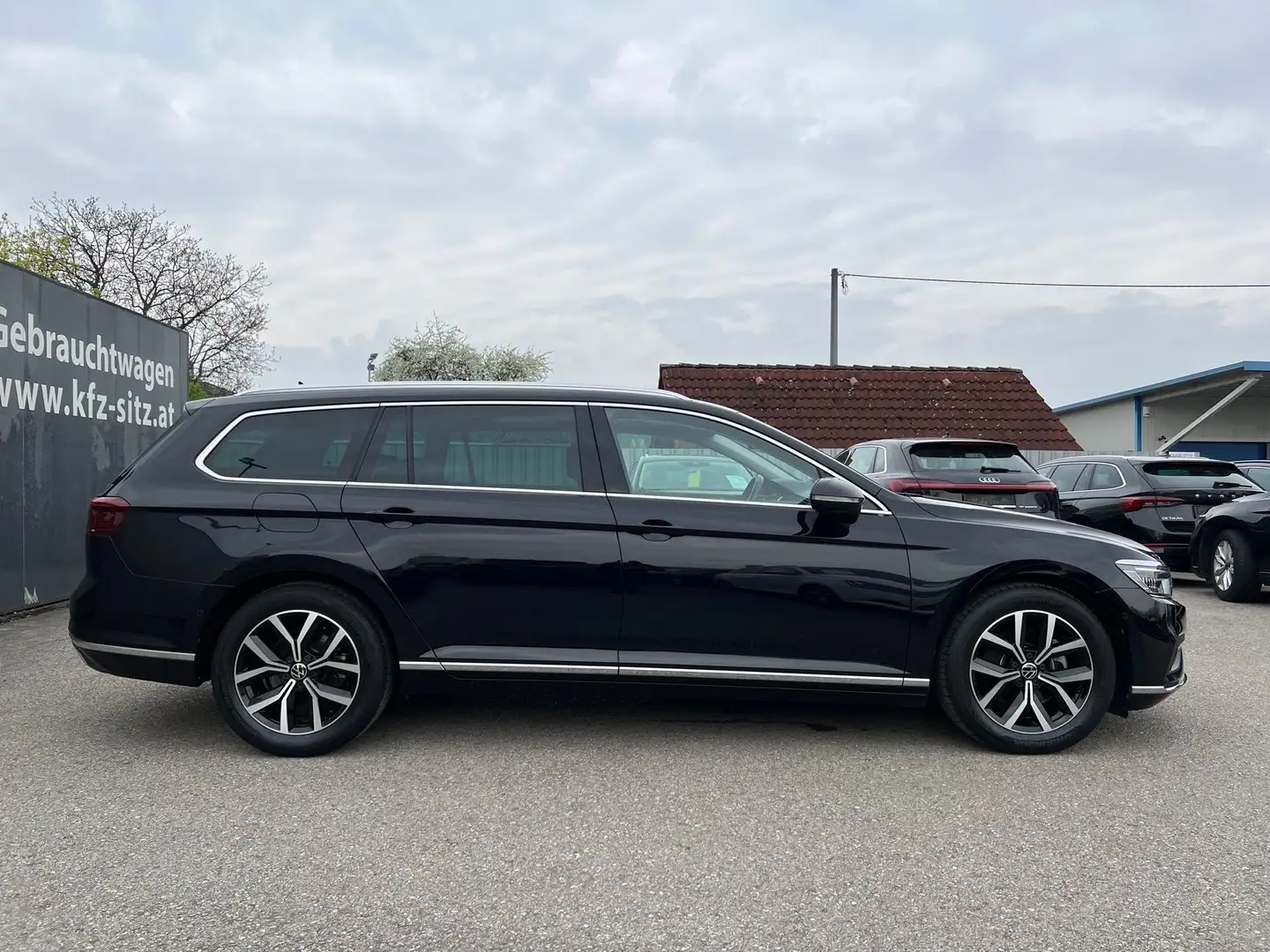Volkswagen Passat Variant Elegance 2,0 TDI DSG Schwarz - 2