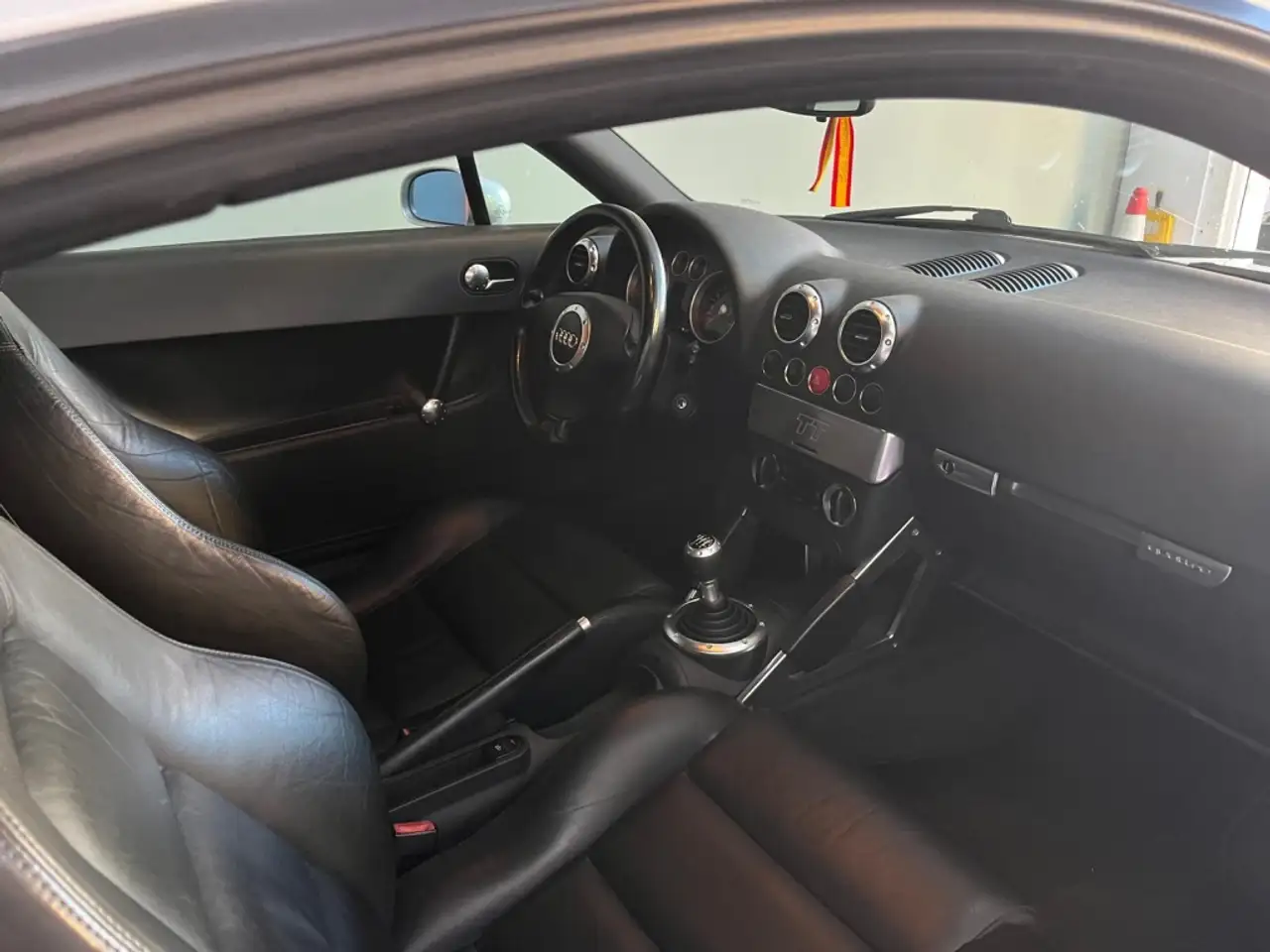 Audi TT Coupé 1.8T quattro 225, foto 12