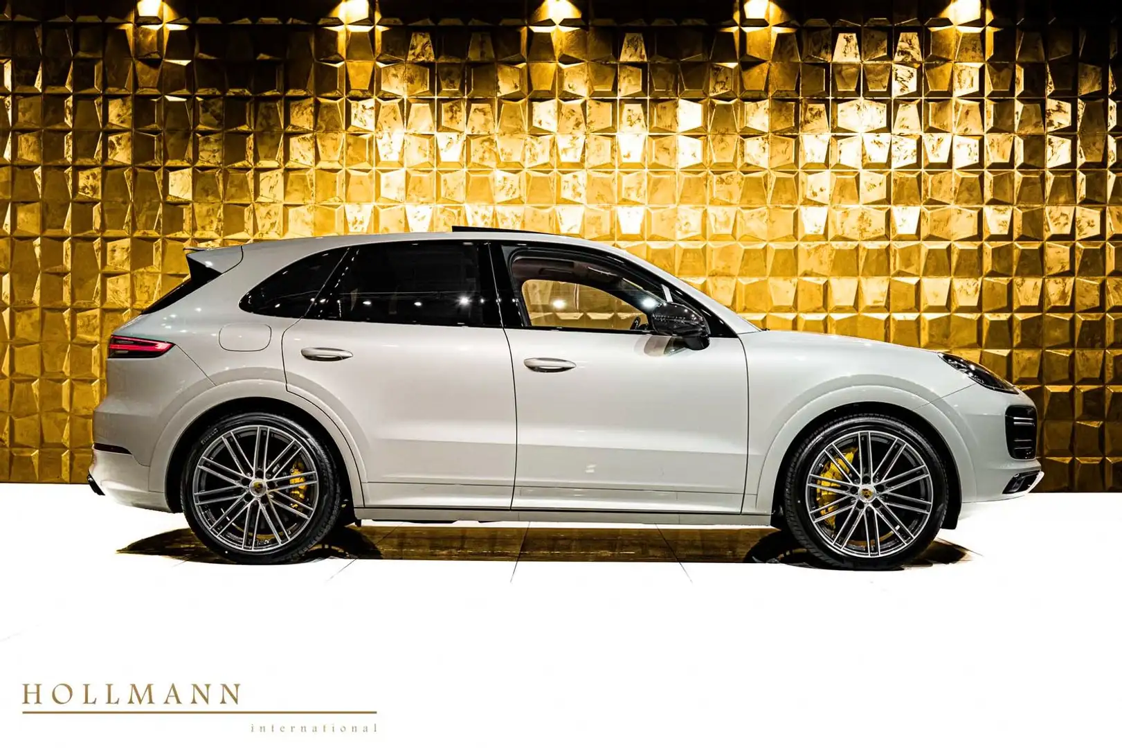 Porsche Cayenne CAYENNE TURBO+CARBON+3D BURMESTER+ CERAMIC BRAKE Beige - 2