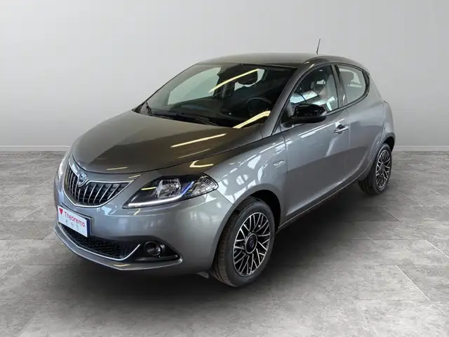 Lancia Ypsilon 1.0 FireFly Hybrid Platino