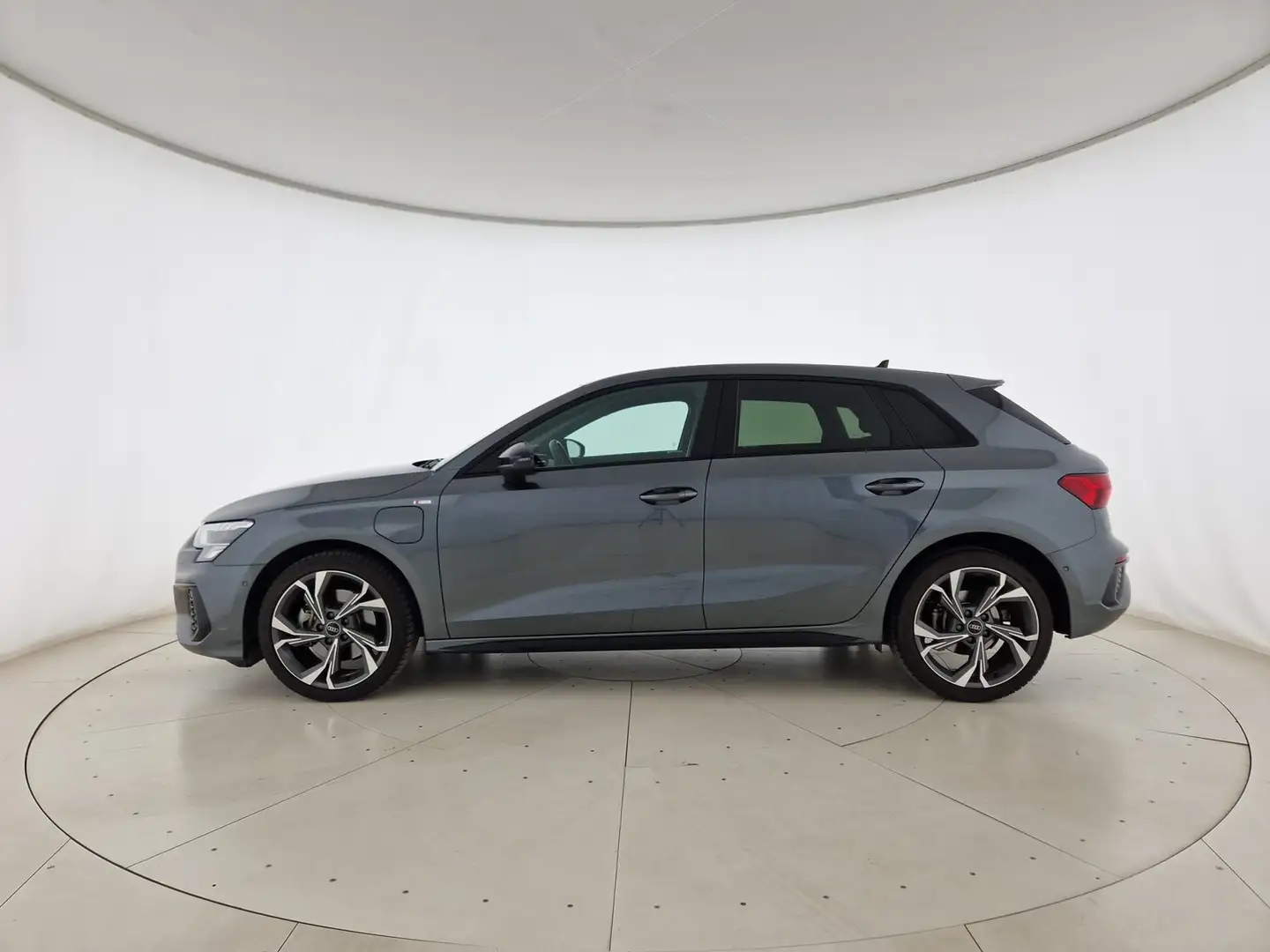 Audi A3 sportback 40 1.4 tfsi e s line edition s-tronic Grigio - 2