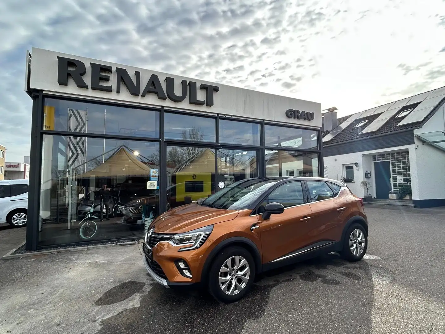 Renault Captur Intens 140PS EDC Automatik inkl. 8-fach Bereifung Orange - 1