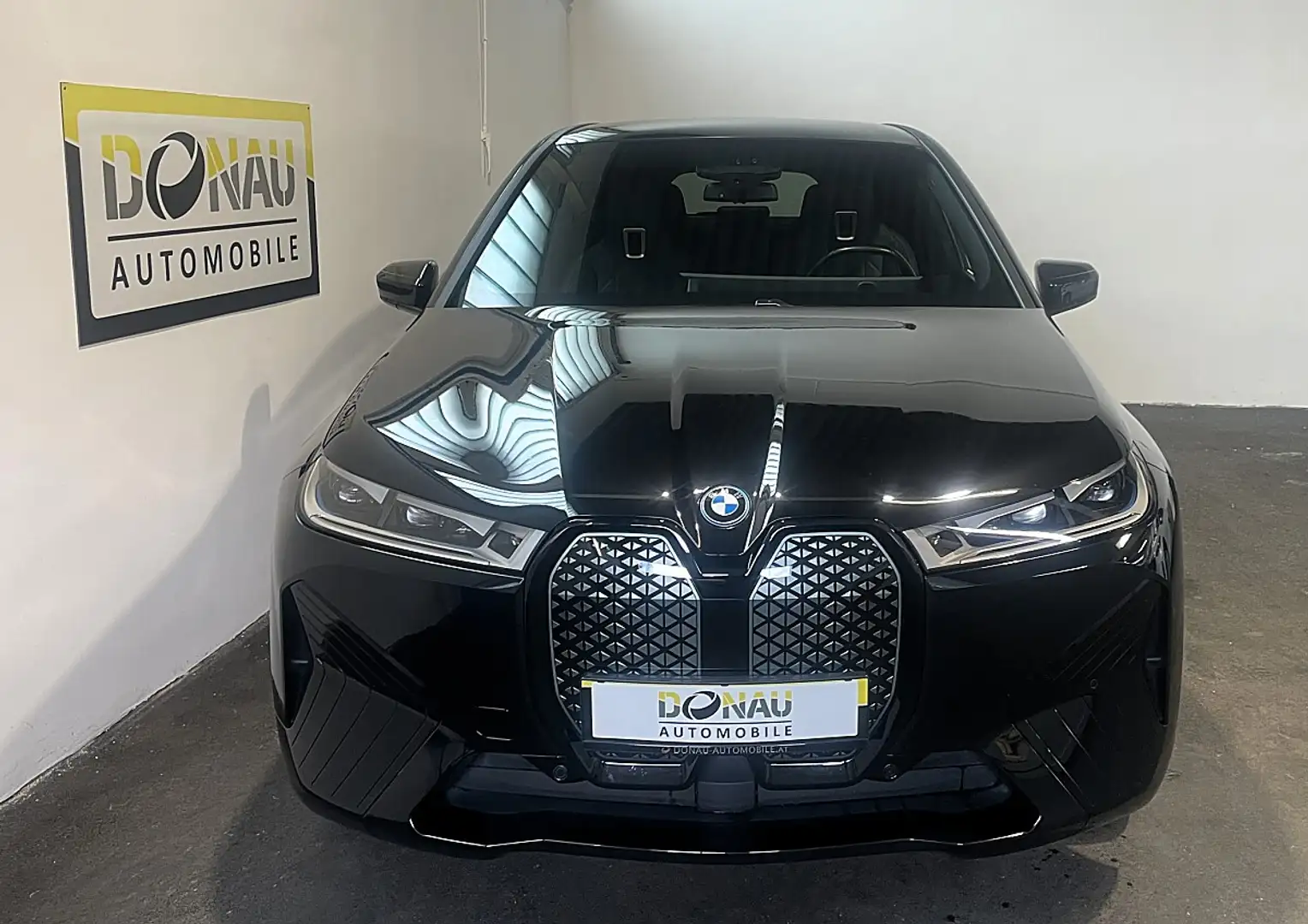 BMW iX xDrive40 * AHK * Leder * Pano * ACC * AVILOO 99% * Schwarz - 2
