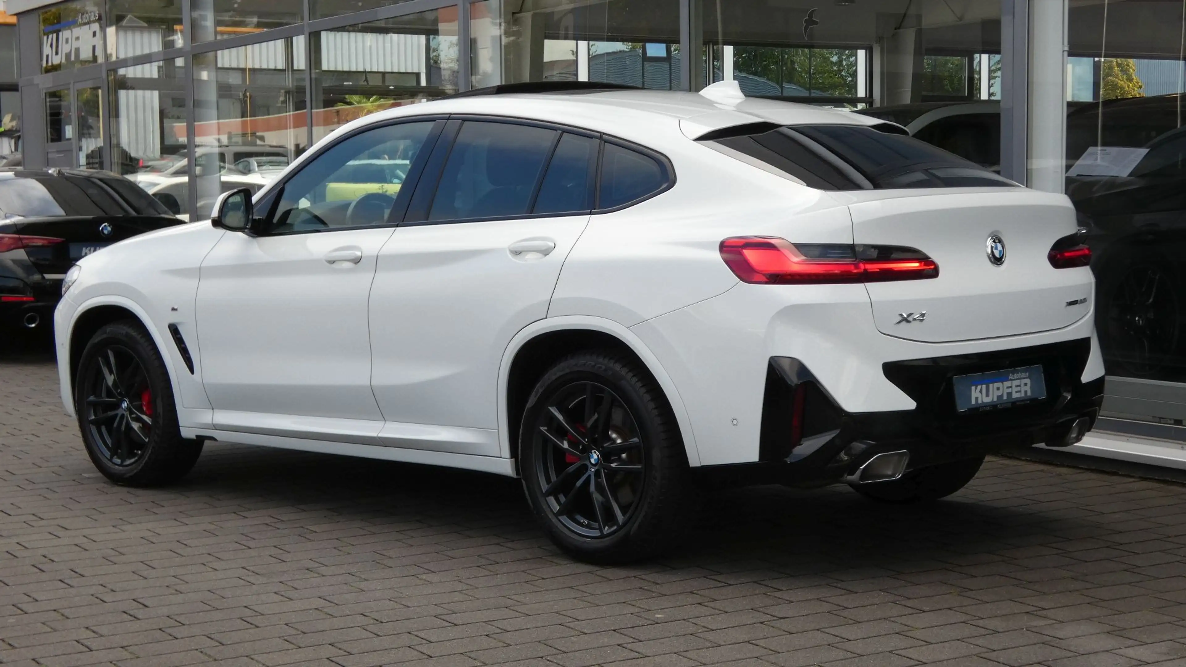 BMW X4 xDrive20i M Sportpak. Laser°Parkass°Temp.M19Z — photo 3