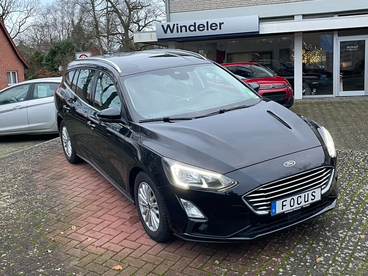Ford Focus Titanium Winterpaket, Navi, RFK Noir - 1