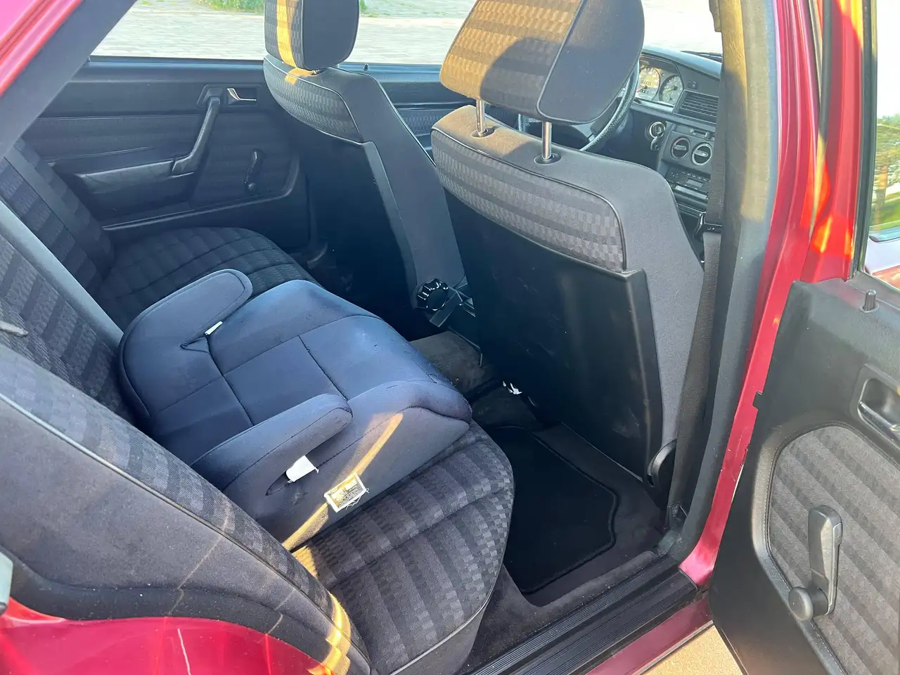 Mercedes-Benz 190 E 2.3, foto 10