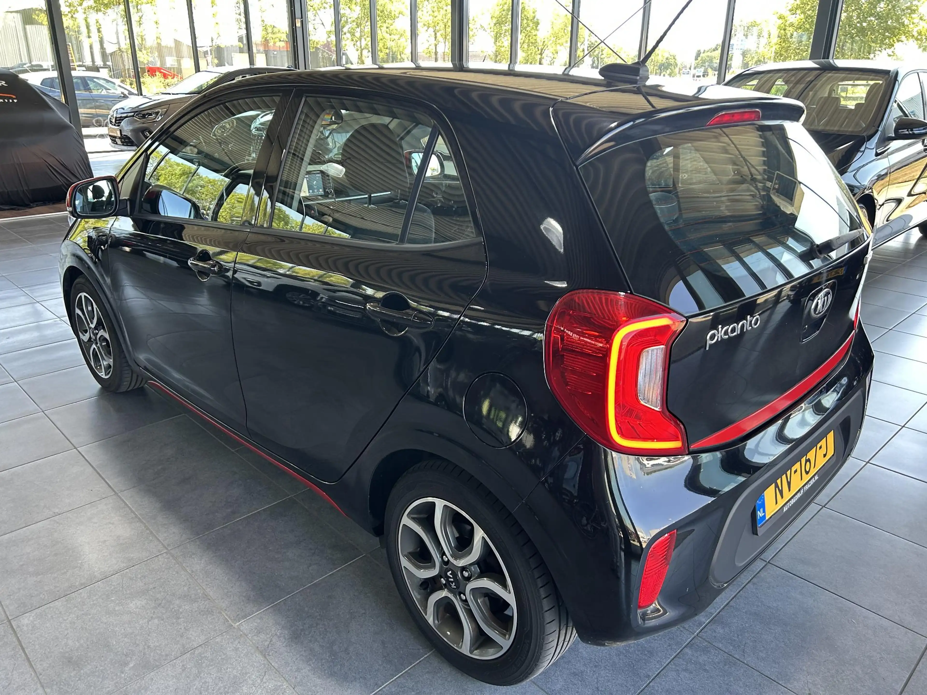 Kia Picanto 1.0 CVVT First Edition — photo 4