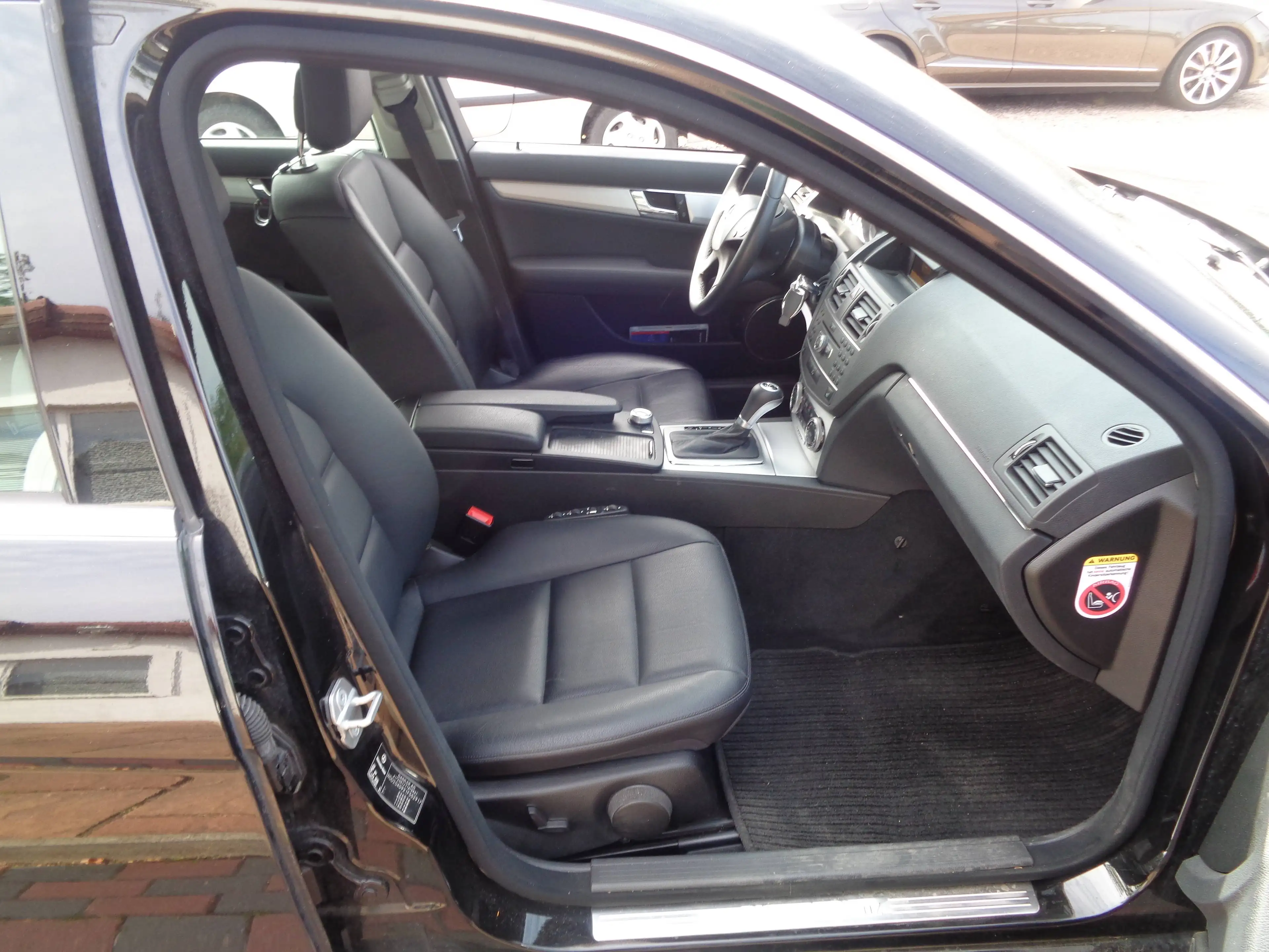 Mercedes-Benz C 350 C 350 CDI -4Matic -DEKRA HU/AU 03.2028 — photo 11