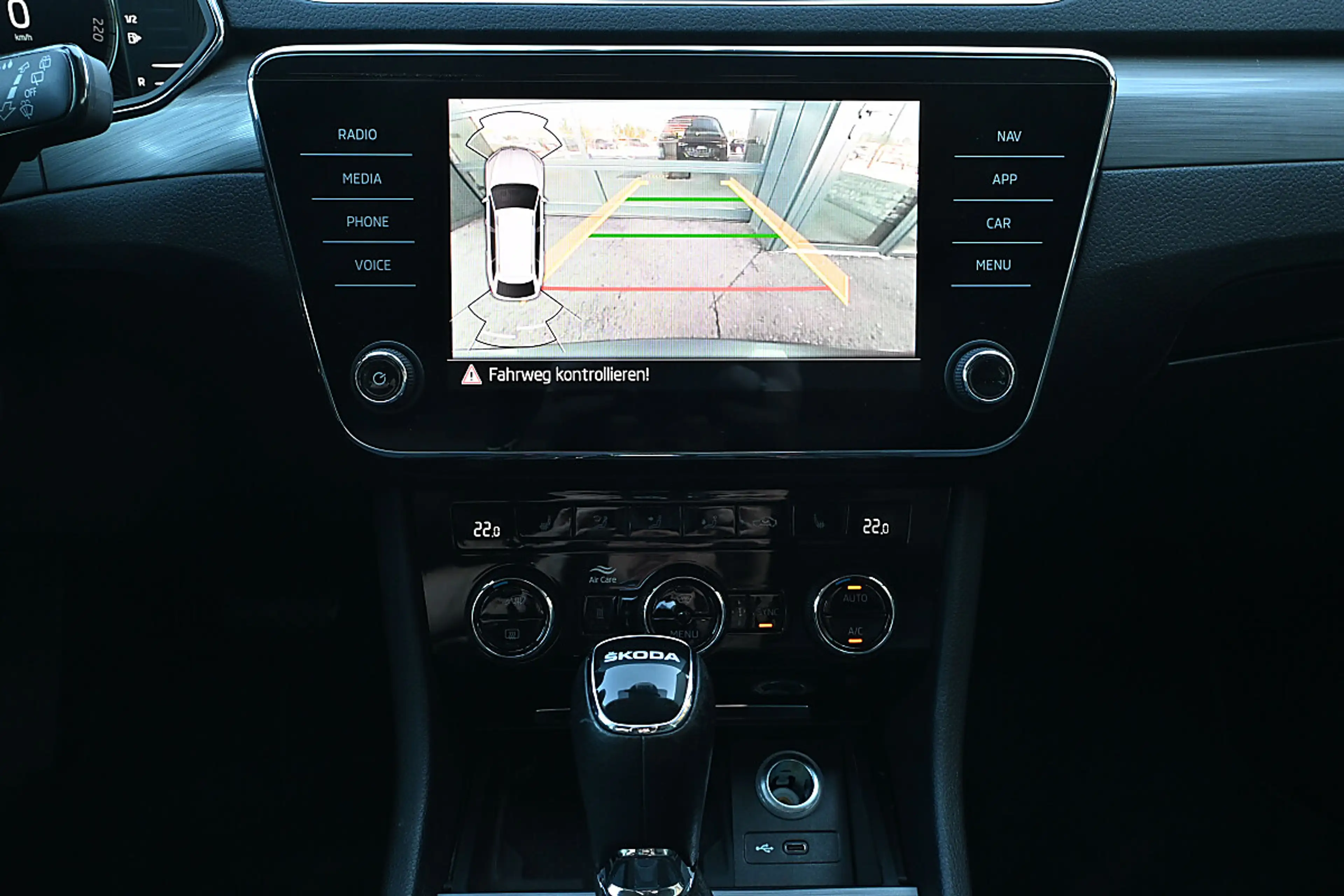 Skoda Superb Kombi 2,0 TDI Style DSG ACC, MatrixLED, Kamera,... — photo 6