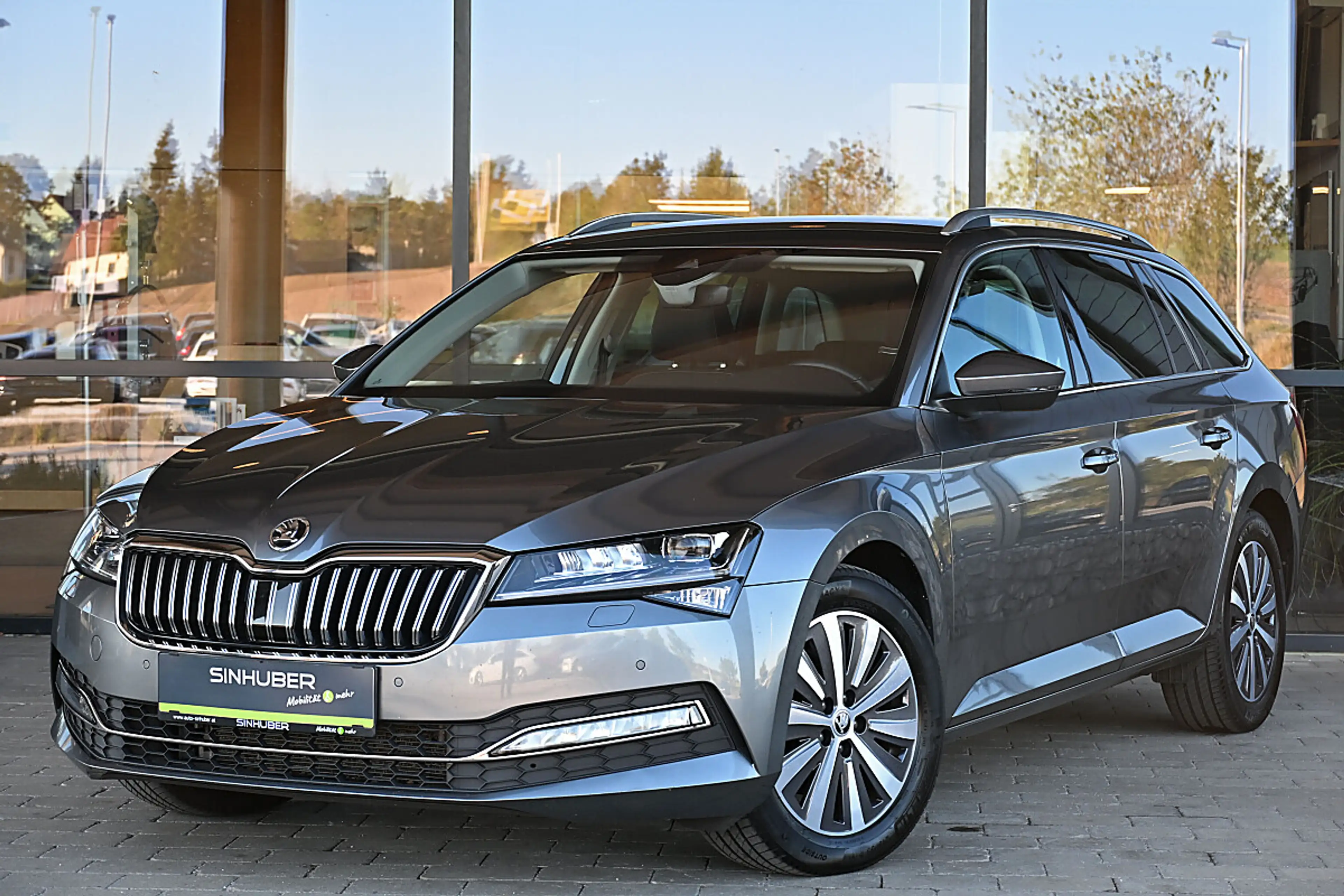 Skoda Superb Kombi 2,0 TDI Style DSG ACC, MatrixLED, Kamera,...